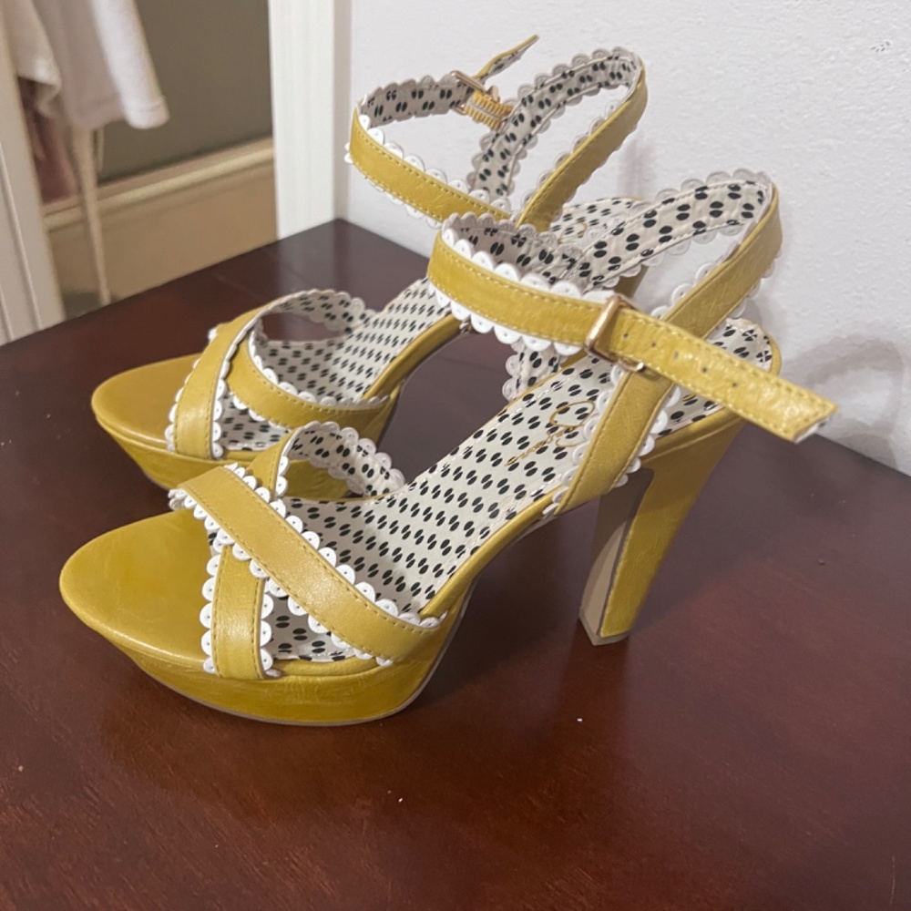 Used shoes - Picture 9 of 16